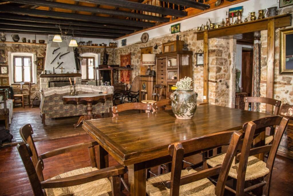 Pontinos Old House Villa Míloi Buitenkant foto